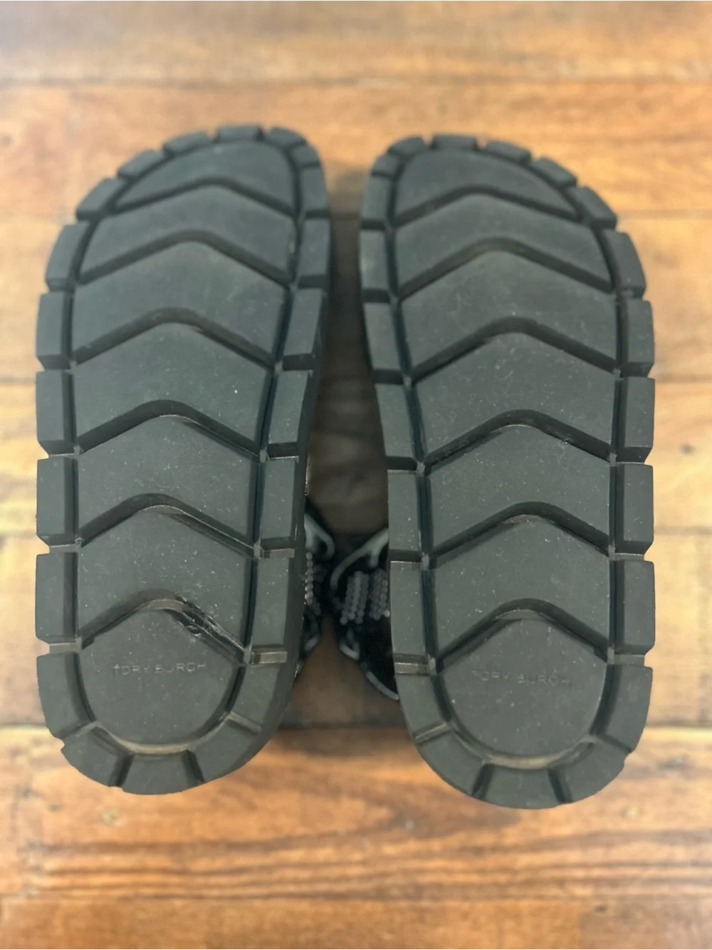 Tory Burch Kira Black Sport Sandals w/Adjustable Straps & Rubber Soles. Size 8